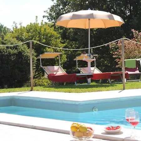 Sigliano Sleeps 4 Pool Wifi T763178 *