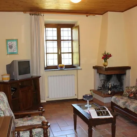 Sigliano Sleeps 4 Pool Wifi T763178 Appartement