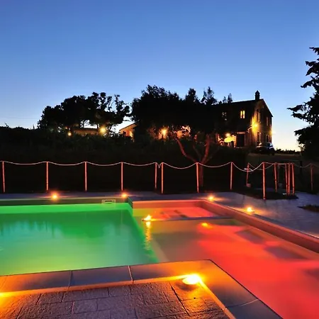 Appartement Sigliano Sleeps 4 Pool Wifi T763178 San Litardo