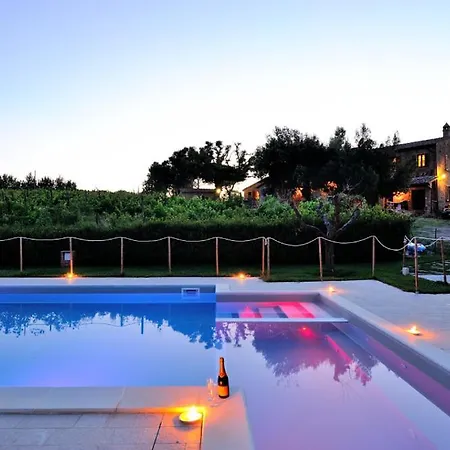Appartement Sigliano Sleeps 4 Pool Wifi T763178