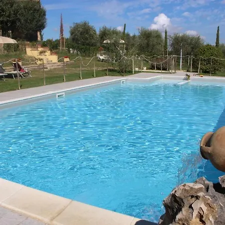 Sigliano Sleeps 4 Pool Wifi T763178 Apartamento *
