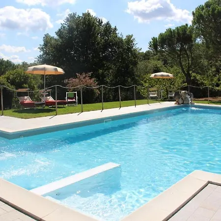 Sigliano Sleeps 4 Pool Wifi T763178 Appartement