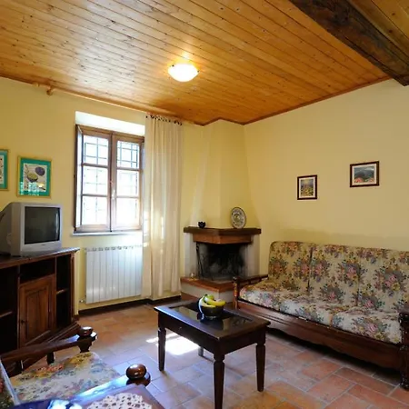 Appartement Sigliano Sleeps 4 Pool Wifi T763178 *
