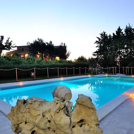Sigliano Sleeps 4 Pool Wifi T763178 *