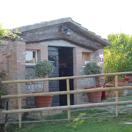 Sigliano Sleeps 4 Pool Wifi T763178 Appartement