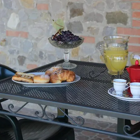 Sigliano Sleeps 4 Pool Wifi T763178 Apartamento *